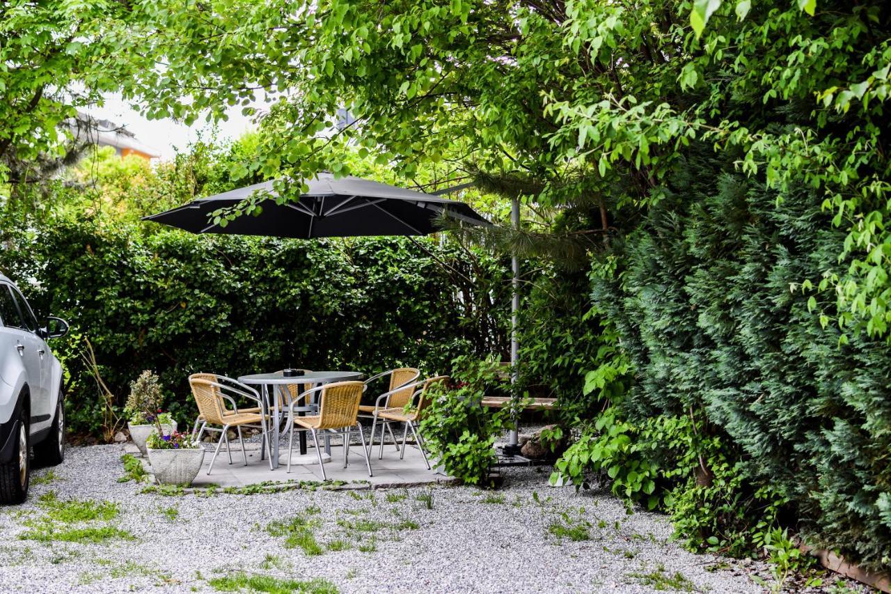 Gartenhotel Garni Pension B&B Innsbruck Exteriör bild