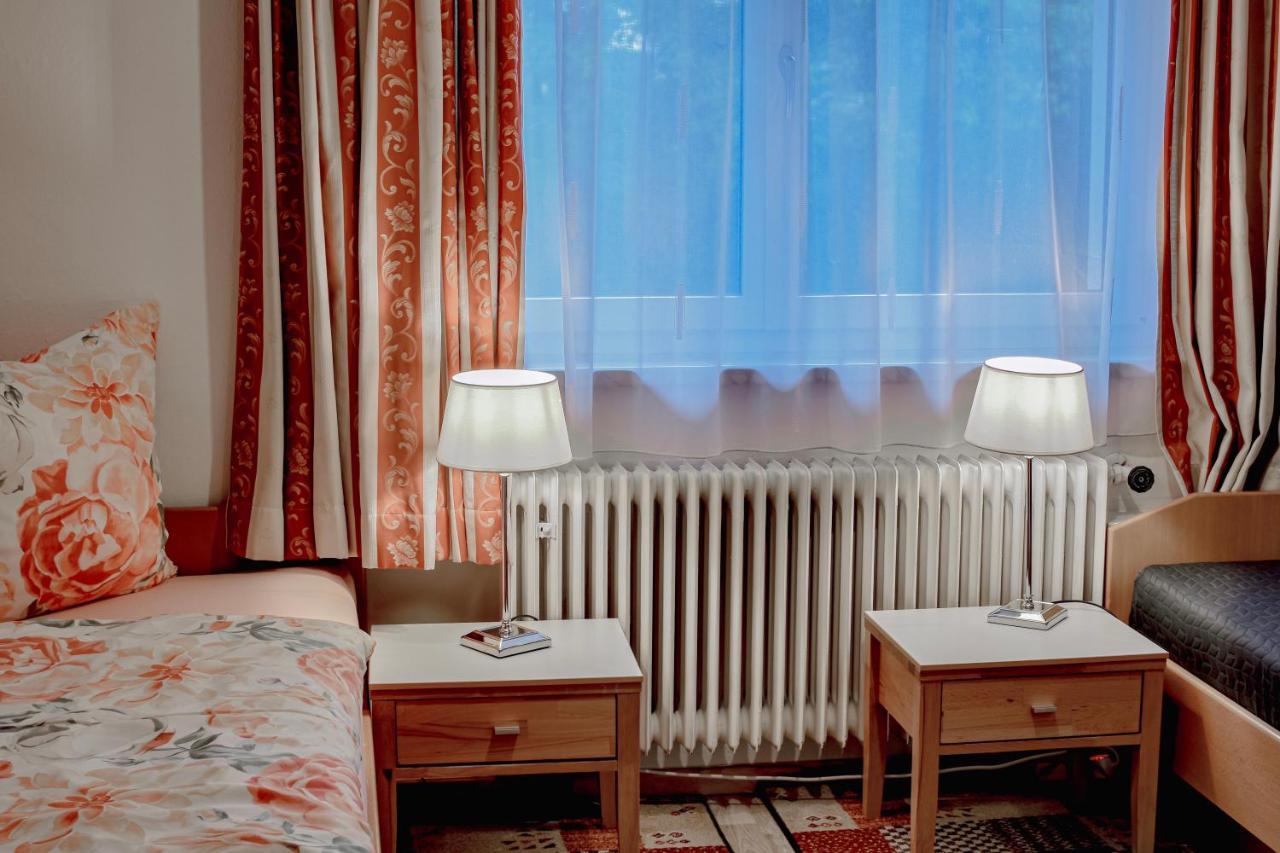 Gartenhotel Garni Pension B&B Innsbruck Exteriör bild