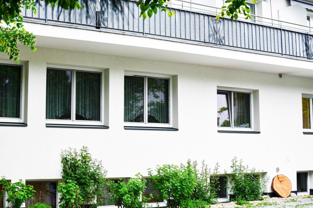 Gartenhotel Garni Pension B&B Innsbruck Exteriör bild