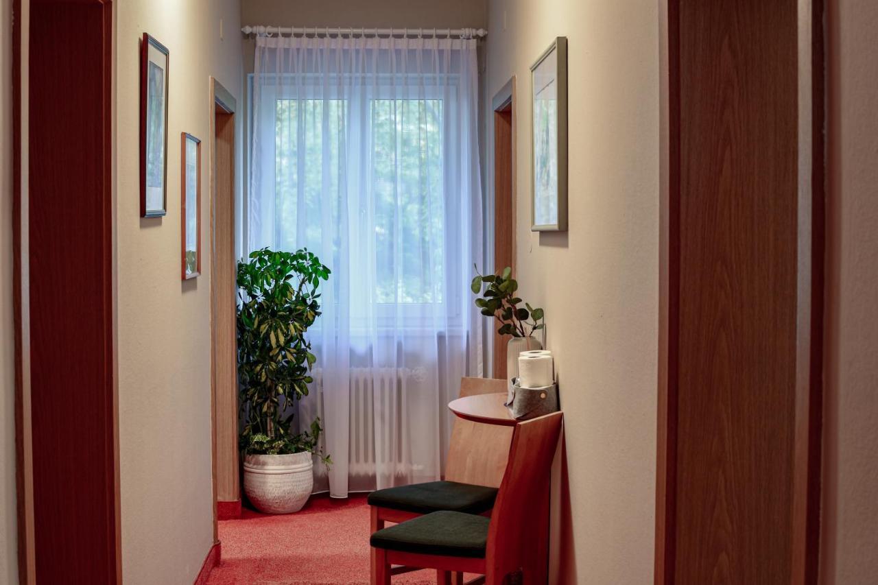 Gartenhotel Garni Pension B&B Innsbruck Exteriör bild