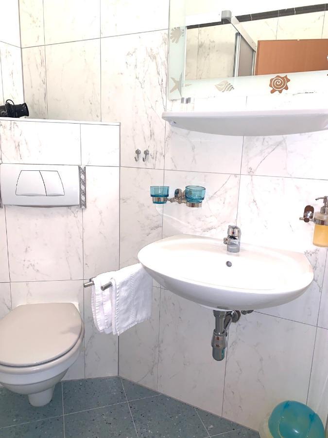 Gartenhotel Garni Pension B&B Innsbruck Exteriör bild