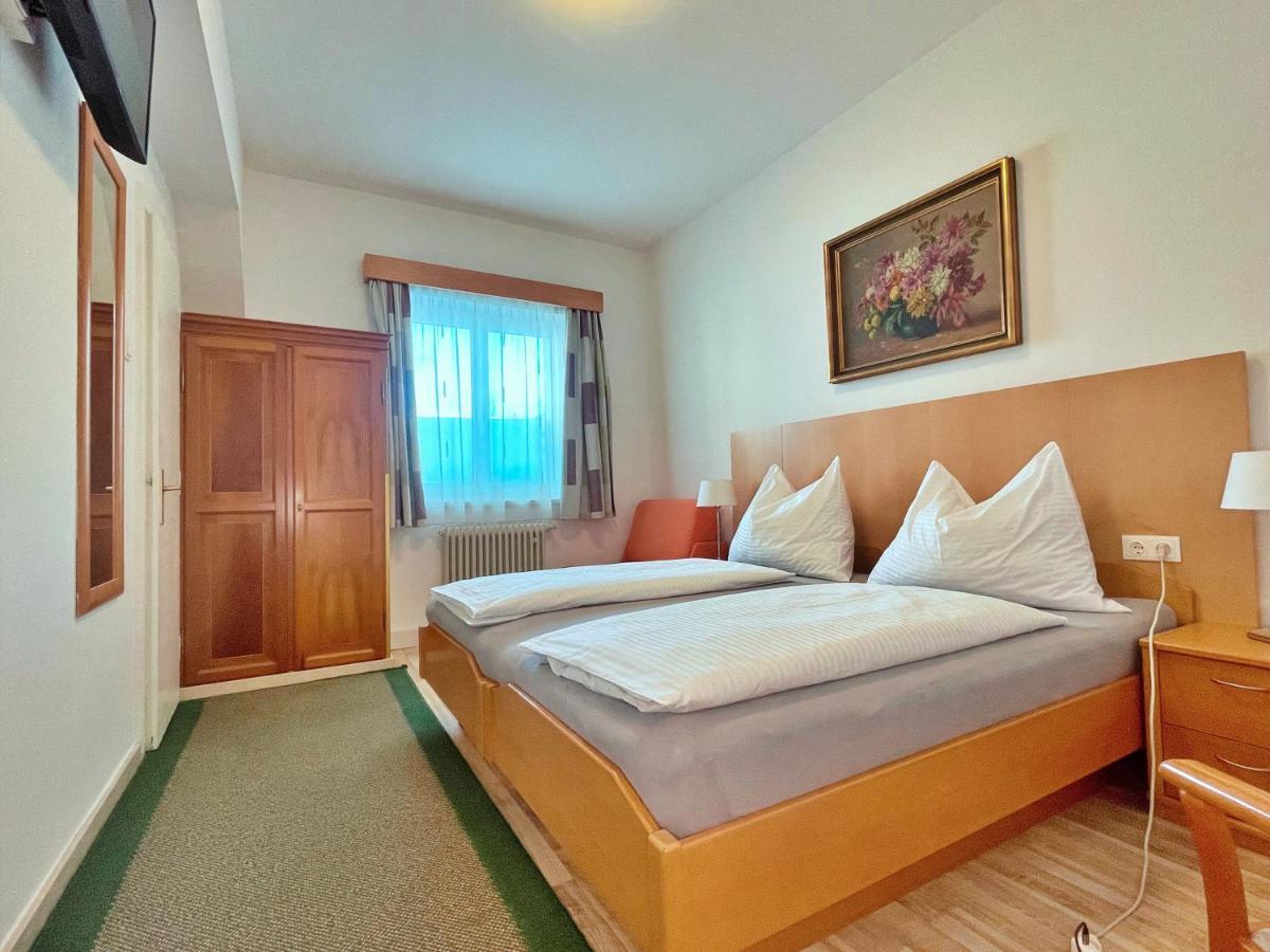 Gartenhotel Garni Pension B&B Innsbruck Exteriör bild